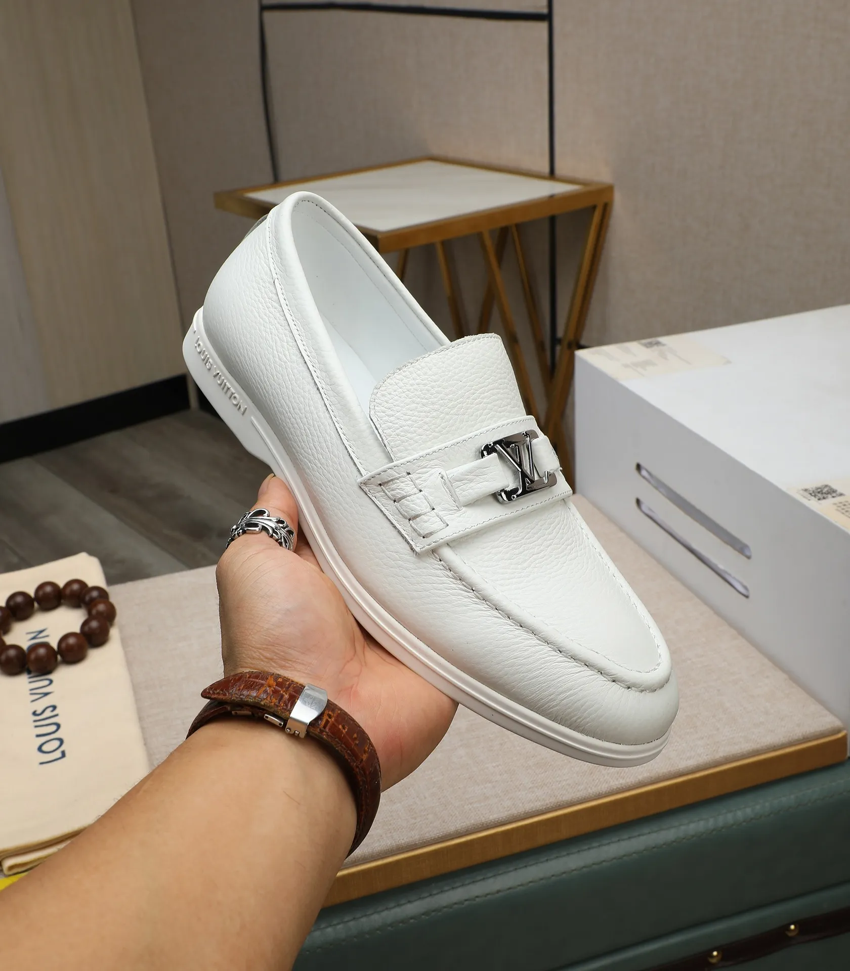 Men's shoes 💰560 📛📛【LOUIS VUITTON】Louis Vuitton 2024 official website synchronized new products 👟Milan fashion catwalk style 🇰🇾🇰🇾LV family logo, celebrity style, a must-have for fashionistas ⚠️First-layer calfskin ➕Genuine leather lining ➕Official website original version special outsole 👞Number 38-44